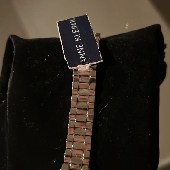 Ann, Klein Watch- new with tags - Picture 3 of 3